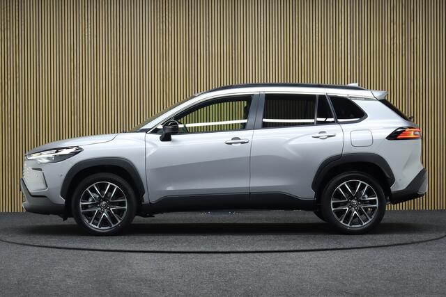 Toyota COROLLA Cross Hybrid 180 Executive | Nieuw uit voorraad leverbaar! | ¤ 3.000,- voorraad voordeel! | Adaptive-cruise | Leder | 360° Camera | Clima | Elek. Achterklep | Apple Carplay & Android Auto | Keyless | Dodehoekdetectie