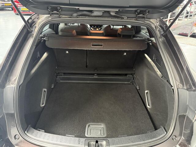 Toyota COROLLA Touring Sports 1.8 Hybrid Business Plus + Trekhaak, zeer leuke en nette auto
