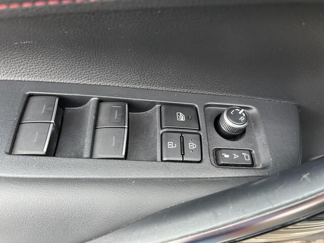 Toyota COROLLA 1.8 Hybrid Executive | All-in prijs | Automaat | Trekhaak | Parkeersensoren