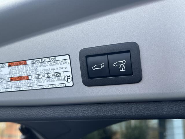 Toyota COROLLA Cross Hybrid 140 Style | Parkeersensoren V+A | Blindspot