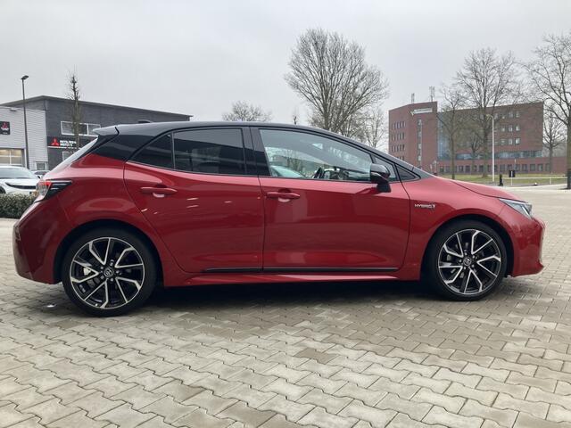 Toyota COROLLA 1.8 Hybrid Executive | Blindspot | Trekhaak | Pdc v/a