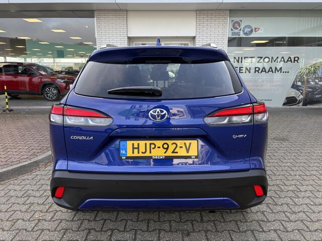 Toyota COROLLA Cross Hybrid 140 Style | Sensoren V/A | Blindspot | El. achterklep |