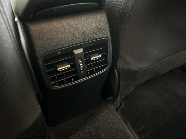 Toyota COROLLA Touring Sports 1.8 Hybrid Business Plus | 1e Eigenaar | Keyless entry | Camera | Stoelverwarming | Lane assist |