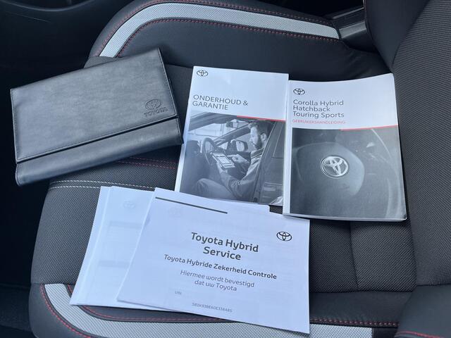 Toyota COROLLA 1.8 Hybrid GR-Sport / Airco (automatisch) / Cruise control adaptief / Lichtmetalen velgen 17" / Voorstoelen verwarmd /