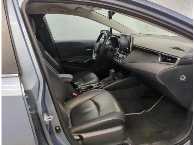 Toyota COROLLA 1.8 Hybrid Executive Sedan / Leder / Navigatie / Xenon / Pdc.V+A / Airco-ecc./ Radio multimedia /