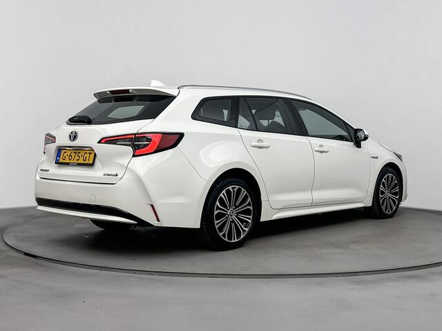 Toyota COROLLA Touring Sports 1.8 Hybrid Dynamic | Navigatie | Achteruitrijcamera | Automatisch Groot Licht | Elektrisch Inklapbare Spiegels | Lichtmetalen Velgen 17'' |