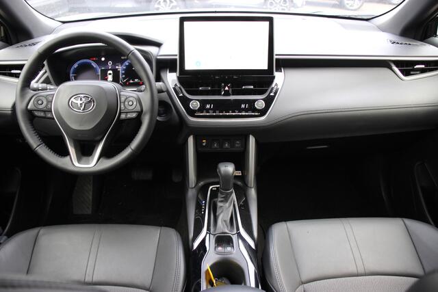 Toyota COROLLA Cross Hybrid Style Automaat | Blind spot | Stuur & Stoelverwarming | Elek. achterklep |