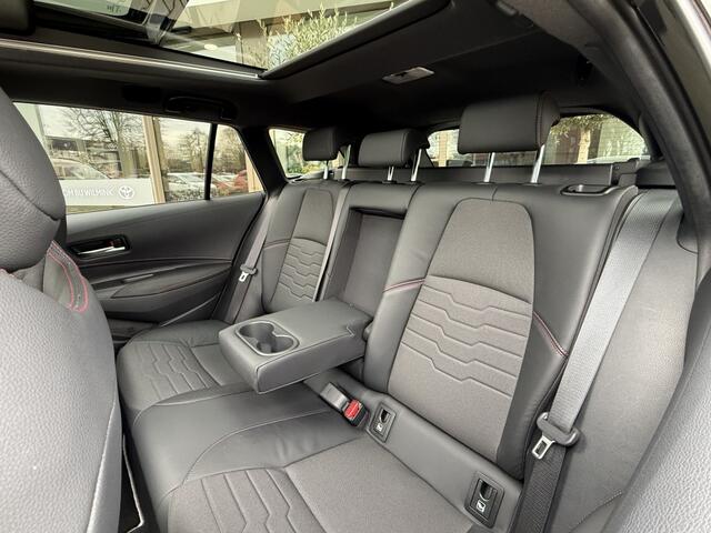Toyota COROLLA Touring Sports 2.0 Hybrid Executive | JBL | Panoramadak | Trekhaak
