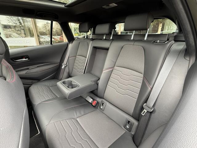 Toyota COROLLA Touring Sports 2.0 Hybrid Executive | JBL | Panoramadak | Trekhaak