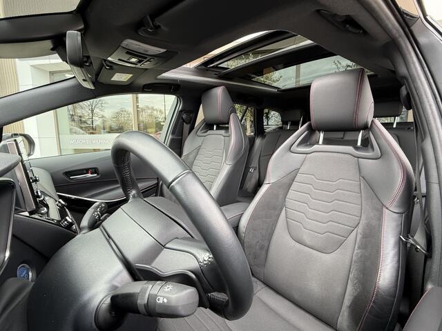 Toyota COROLLA Touring Sports 2.0 Hybrid Executive | JBL | Panoramadak | Trekhaak