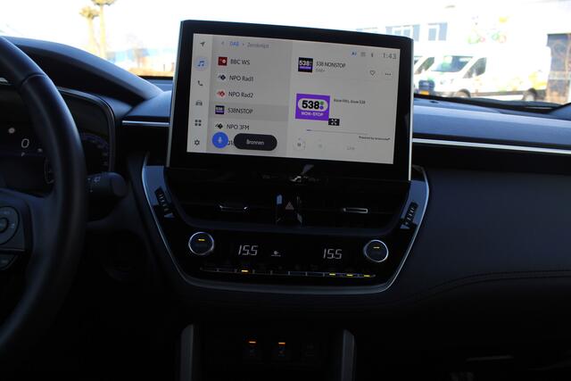 Toyota COROLLA Cross 2.0 Hybrid 200 Style | Rijklaar | Treeplanken | Stoelverwarming | Apple/Android | Navi | Clima |