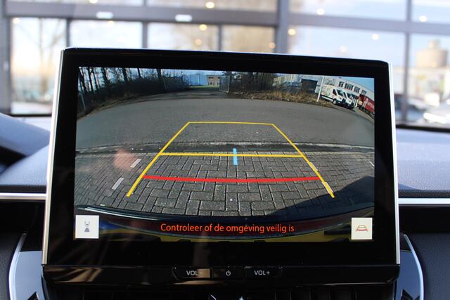 Toyota COROLLA Cross 2.0 Hybrid 200 Style | Rijklaar | Treeplanken | Stoelverwarming | Apple/Android | Navi | Clima |