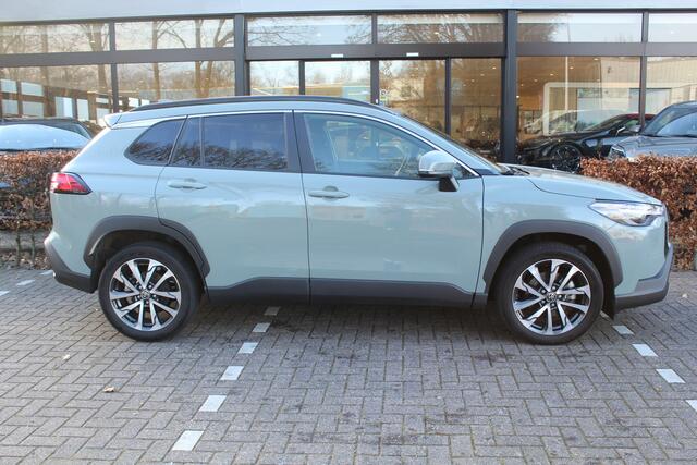 Toyota COROLLA Cross Hybrid 140 Style | Rijklaar | Trekhaak | Blind Spot | Apple/Android | DAB+ | Camera | Navi | Adap Cruise | LED | El. achterklep | Keyless