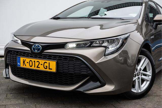 Toyota COROLLA Touring Sports 1.8 Hybrid Active Full led/ Carplay/ Navigatie apps/ Camera/ 16" Lmv/ Dab/ Armsteun/ Cruise control
