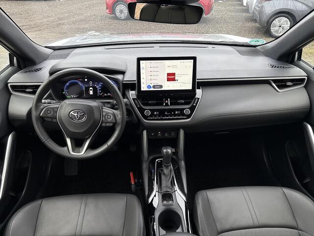 Toyota COROLLA Cross Hybrid 140 Style **DODEHOEK DETECTIE/ PREMIUM PACK/ STUURVERWARMING / GARANTIE**