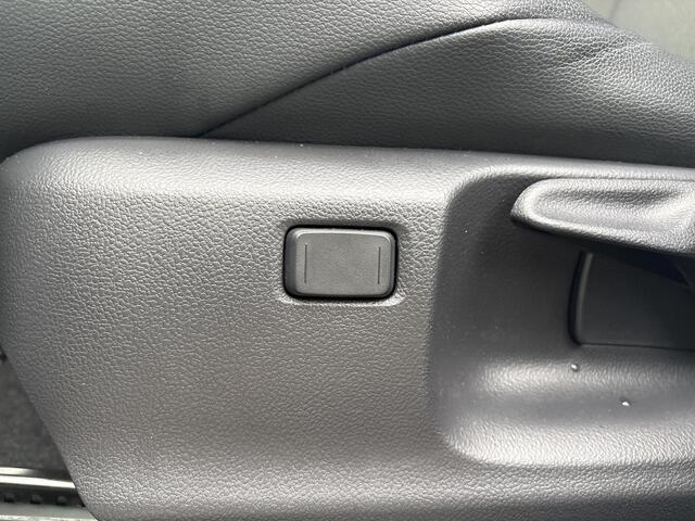 Toyota COROLLA Cross Hybrid 140 Style **DODEHOEK DETECTIE/ PREMIUM PACK/ STUURVERWARMING / GARANTIE**