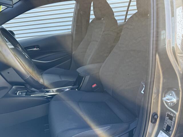 Toyota COROLLA Touring Sports 1.8 Hybrid Active | LM Velgen | Clima | Adapt. Cruise | Ndl auto!! | Navigatie | Led | Apple carplay | 1e Eigenaar | RIJKLAARPRIJS INCL 12 MAANDEN GARANTIE EN BEURT