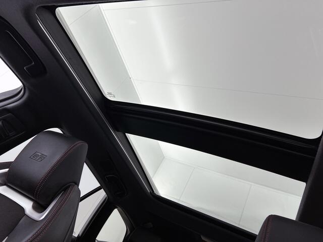 Toyota COROLLA Touring Sports Hybrid 180 GR Sport | Navigatie | Panoramadak | Electrische achterklep | Parkeersensoren Demo