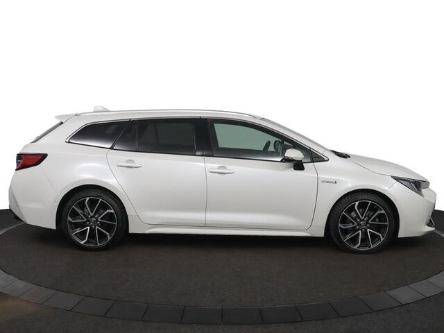 Toyota COROLLA Touring Sports 2.0 Hybrid Executive | Trekhaak | Navigatie | Parkeersensoren | Apple Carplay/Android auto | Elektrische Achterklep |