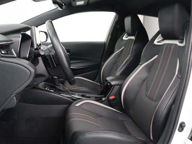 Toyota COROLLA 2.0 Hybrid GR-Sport | Stoelverwarming | Adaptive cruise | Sportstoelen | Carplay | Camera | Park Assist | DAB | Keyless | Full LED | Half leder | Climate control