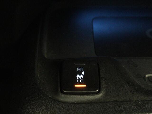 Toyota COROLLA 2.0 Hybrid GR-Sport | Stoelverwarming | Adaptive cruise | Sportstoelen | Carplay | Camera | Park Assist | DAB | Keyless | Full LED | Half leder | Climate control