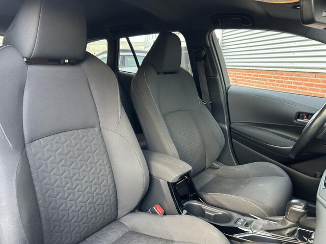 Toyota COROLLA Touring Sports 1.8 Hybrid Business Plus | 1e Eigenaar | Keyless entry | Trekhaak | Stoelverwarming | Lane assist | Camera