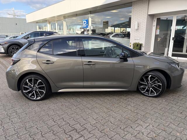 Toyota COROLLA 2.0 Hybrid Executive | Stoelverwarming | Sensoren V/A | Navi