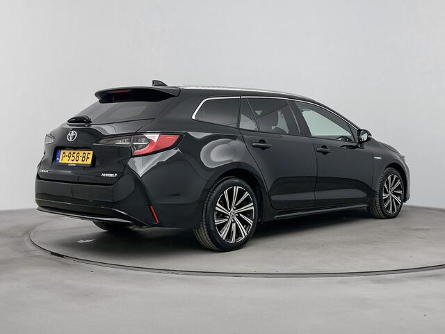 Toyota COROLLA Touring Sports 1.8 Hybrid Dynamic | Stoelverwarming | Achteruitrijcamera | 17'' Lichtmetalen Velgen | Apple Carplay/Android Auto |