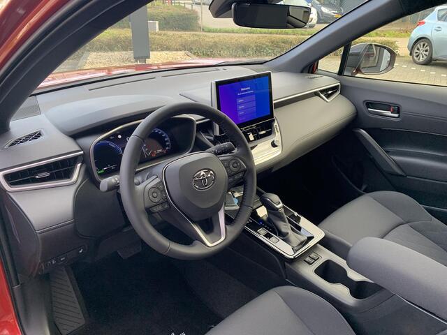 Toyota COROLLA Cross Hybrid 180 Dynamic Panoramadak / EXTRA INRUIL VOORDEEL ¤ 1500,--
