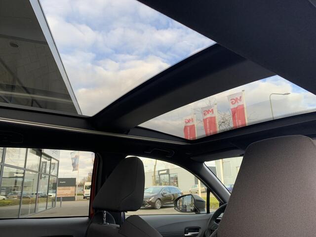 Toyota COROLLA Cross Hybrid 180 Dynamic Panoramadak / EXTRA INRUIL VOORDEEL ¤ 1500,--