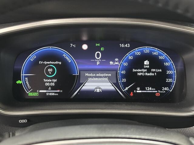 Toyota COROLLA Cross Hybrid 140 Style BI-TONE | CAMERA | LANE ASSIT | LEDER |