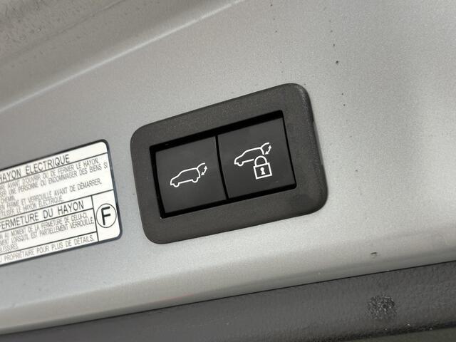 Toyota COROLLA Cross Hybrid 140 Style BI-TONE | CAMERA | LANE ASSIT | LEDER |