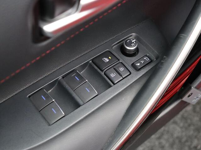 Toyota COROLLA Touring Sports 2.0 Hybrid Executive | Panoramadak | 18 Inch Velgen | Stoelverwarming | Headup Display |