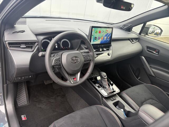 Toyota COROLLA Cross Hybrid 180 GR Sport Bi-Tone Nieuw NL Auto Voorraad Leverbaar JBL PDC