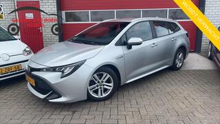 toyota-corolla-touring-sports-1.8-h