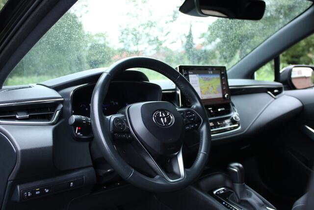 Toyota COROLLA 1.8 HYBRID AUT. DYNAMIC NAVI/CAMERA/CARPLAY
