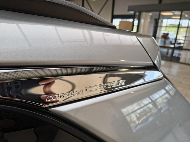 Toyota COROLLA Cross Hybrid 140pk Dynamic | Adapt. Cruise | Elek. Klep | Camera | Keyless | LED | Apple/Android CarPlay