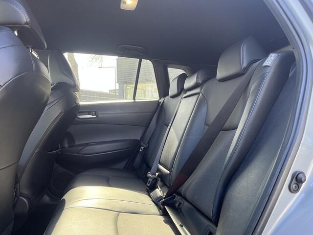 Toyota COROLLA Cross 2.0 High Power Hybrid First Edition | Apple Carplay/Android Auto | voorstoelen verwarmd | Elektrische kofferbak | BSM