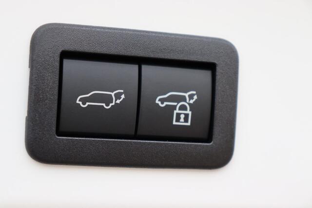 Toyota COROLLA Cross Hybrid 140 Dynamic , Nieuw en snel leverbaar (mei 2026) met ¤2.500 inruilvoordeel!