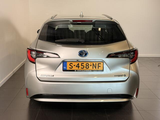 Toyota COROLLA Touring Sports 1.8 Hybrid Active | Premium lak Silver | Apple Carplay |