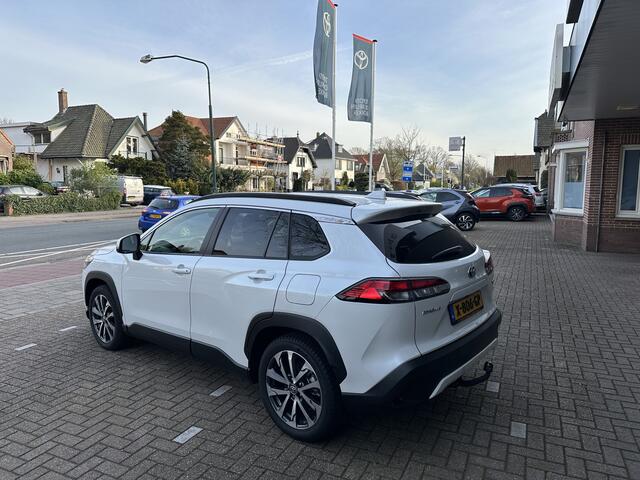 Toyota COROLLA Cross 2.0 High Power Hybrid Style 200 trekhaak / all-season banden / Apple Carplay / Android Auto / Stoel- en stuurverwarming / Dodehoekdetectie / Parkeersensoren voor en achter / Toyota 10 jaar garantie programma / Toyota Pechhulppas / rijklaarprijs