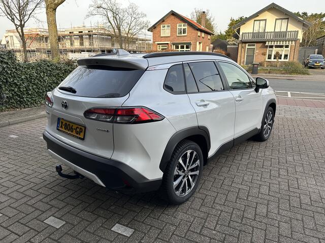 Toyota COROLLA Cross 2.0 High Power Hybrid Style 200 trekhaak / all-season banden / Apple Carplay / Android Auto / Stoel- en stuurverwarming / Dodehoekdetectie / Parkeersensoren voor en achter / Toyota 10 jaar garantie programma / Toyota Pechhulppas / rijklaarprijs