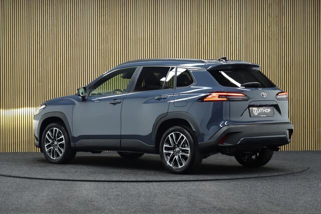 Toyota COROLLA Cross Hybrid 180 Dynamic | ¤ 3.700,- Demo Voordeel! | Adaptive-cruise | Camera | Clima | Keyless | Navigatie | Apple Carplay & Android Auto | Parkeerhulp | Stoel & Stuurverwarming | Dodehoekdetectie