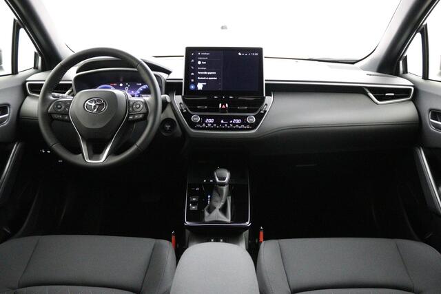 Toyota COROLLA Cross Hybrid 140 Dynamic | Demo | Stoel en stuurverwarming | Parkeersensoren | Electrische achterklep |