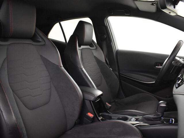 Toyota COROLLA 2.0 Hybrid Executive JBL-audio | Trekhaak | Head-up |