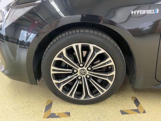 Toyota COROLLA Touring Sports 2.0 Hybrid Business Sport Intro