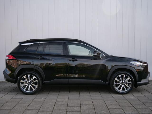 Toyota COROLLA Cross Hybrid 140 Pk Automaat Style Navigatie / DAB / Apple Carplay / Camera / Pano-dak / Winterpakket