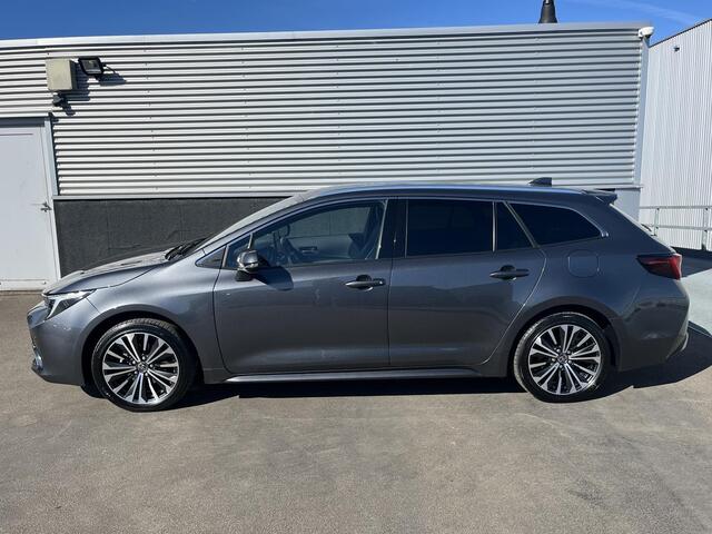 Toyota COROLLA Touring Sports Hybrid 140 Dynamic Trekhaak, LMV, Parkeersensoren, Elek. achterklep, Stoelverwarming, Smart Key, Dodehoekdetectie