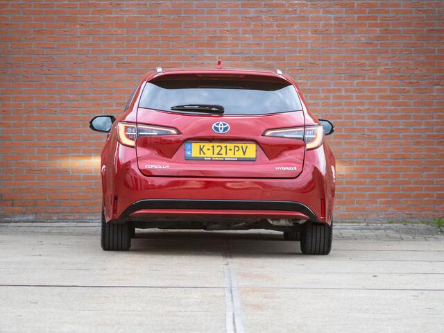 Toyota COROLLA Touring Sports 1.8 Hybrid Business Plus LED Stoelverwarming 17"