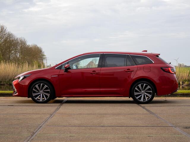 Toyota COROLLA Touring Sports 1.8 Hybrid Business Plus LED Stoelverwarming 17"